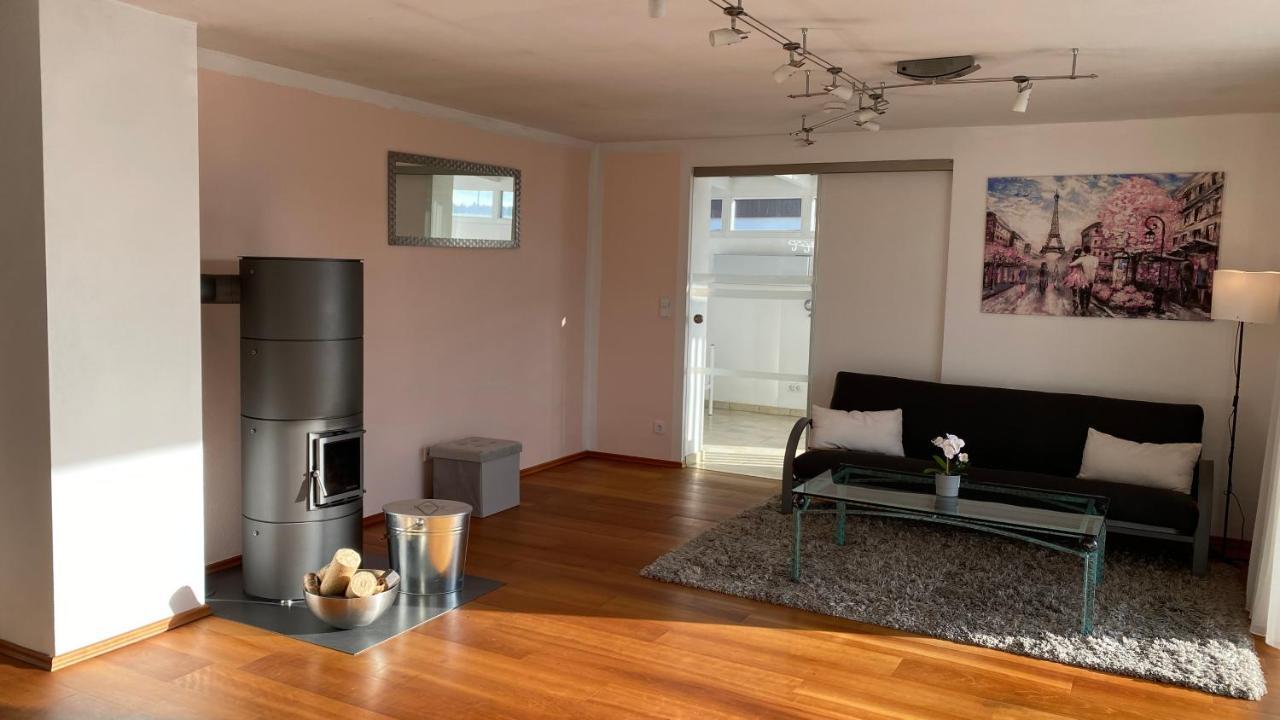Fewo Luxus Wohnung Im Eigenen Ferienhaus, 120 Qm, Naehe Regensburg Mit Balkon, Terrasse & Garten, Gute Zuganbindung Laber المظهر الخارجي الصورة